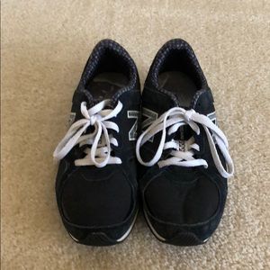 Rarely used Women’s New Balance 555 sneakers